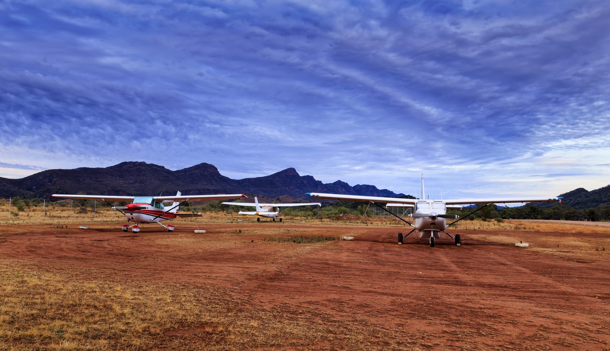 Flinder's Range Header: Small Airplanes